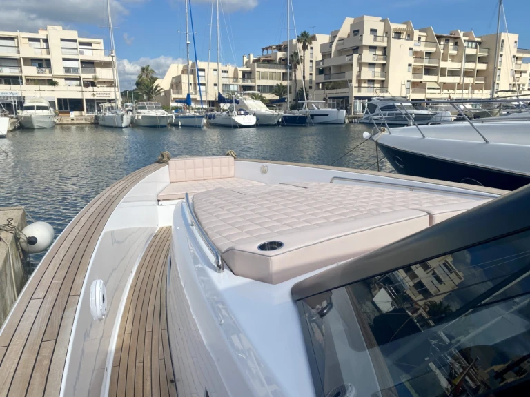 Yacht mieten in Port Grimaud zum besten Preis