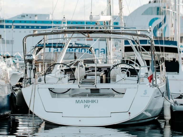 Ein Bénéteau Oceanis 41 mieten in Ajaccio