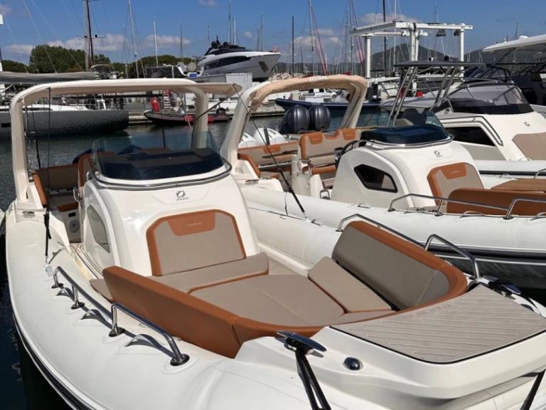 Schlauchboot mit oder ohne Skipper Zodiac mieten in Cogolin