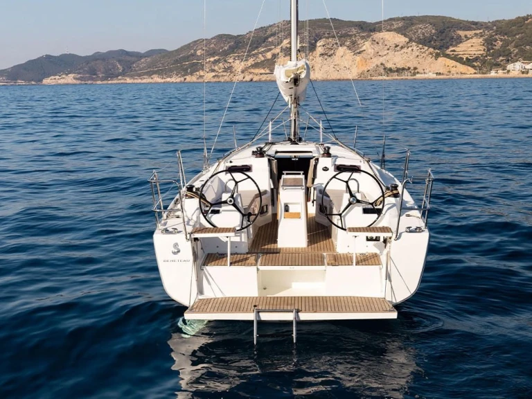 Ein Bénéteau Oceanis 34.1 mieten in Ajaccio