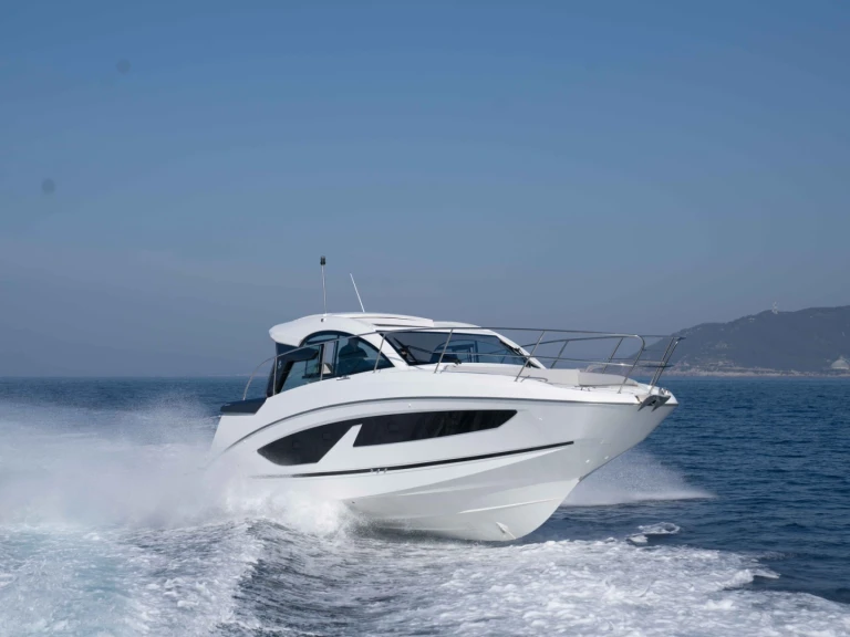 Motorboot mit oder ohne Skipper Bénéteau mieten in Ajaccio