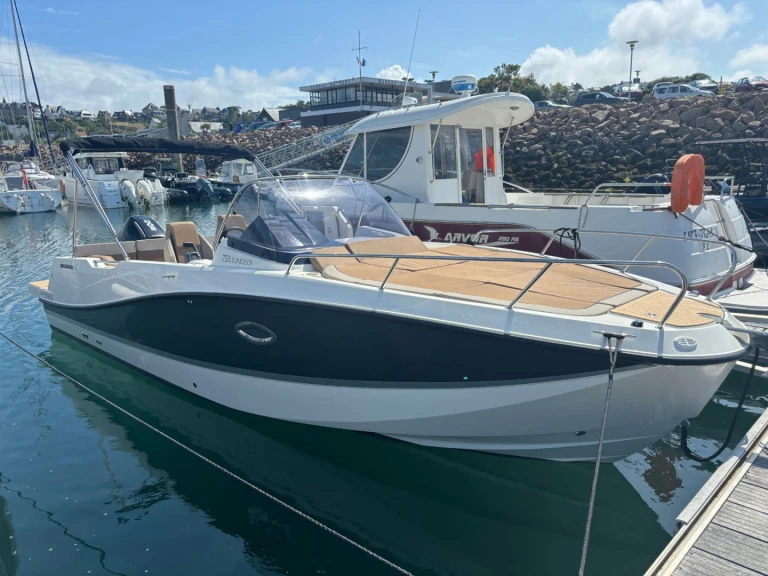 Ein Quicksilver QUICKSILVER 755 ACTIV SUNDECK mieten in Trébeurden
