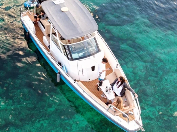 YachtCharter in Can Picafort - Axopar 28 T-TOP 28 T-Top auf SamBoat