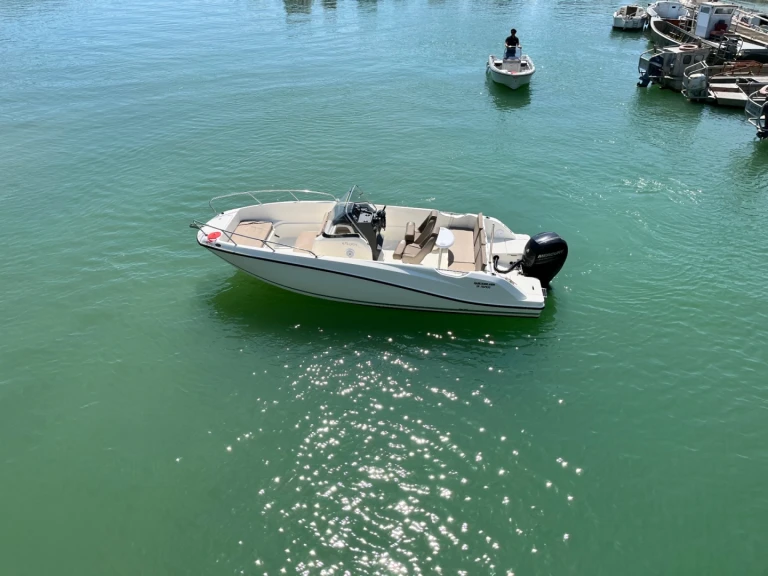 Boot mieten La Baule-Escoublac günstig QUICKSILVER 675 ACTIV