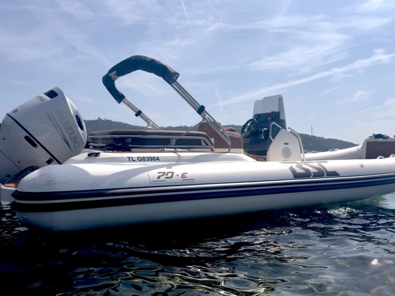 Schlauchboot mit oder ohne Skipper Bsc mieten in Hyères