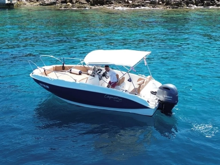 Motorboot mieten in Milna - Cayman Deluxe