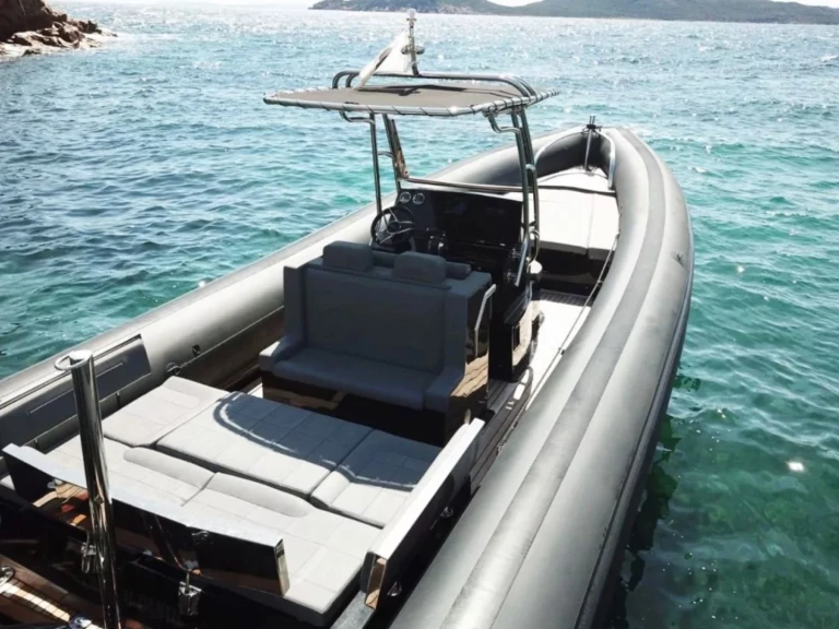 Schlauchboot mit oder ohne Skipper Sea Water mieten in Cogolin