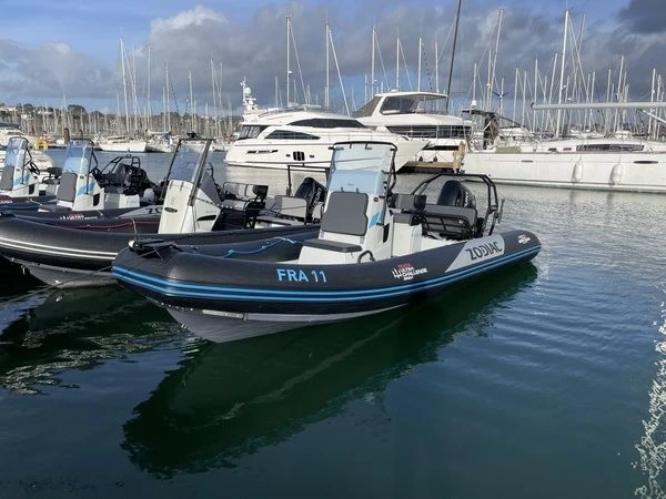 YachtCharter in Brest - Zodiac Pro 7 auf SamBoat