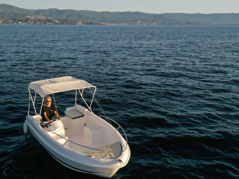 Motorboot mieten in Ajaccio - B2 Marine CAP FERRET 472 SUNDECK