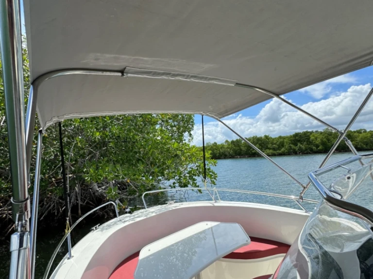 Pacific Craft 545 open mieten Sainte-Rose