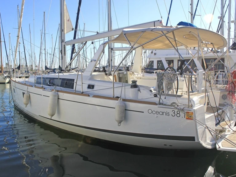 Segelboot mit oder ohne Skipper Bénéteau mieten in Cambrils