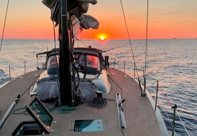 Ein Maxi 65 mieten in Barcelona