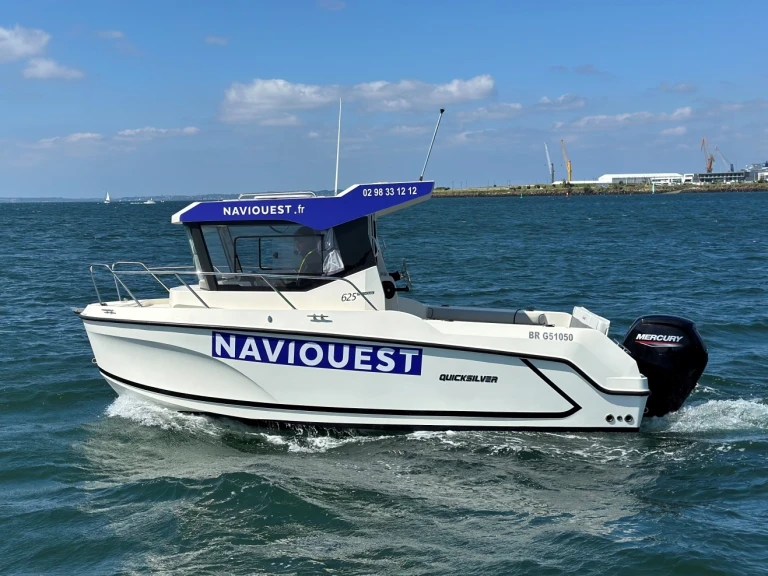 Motorboot mit oder ohne Skipper Quicksilver mieten in Brest