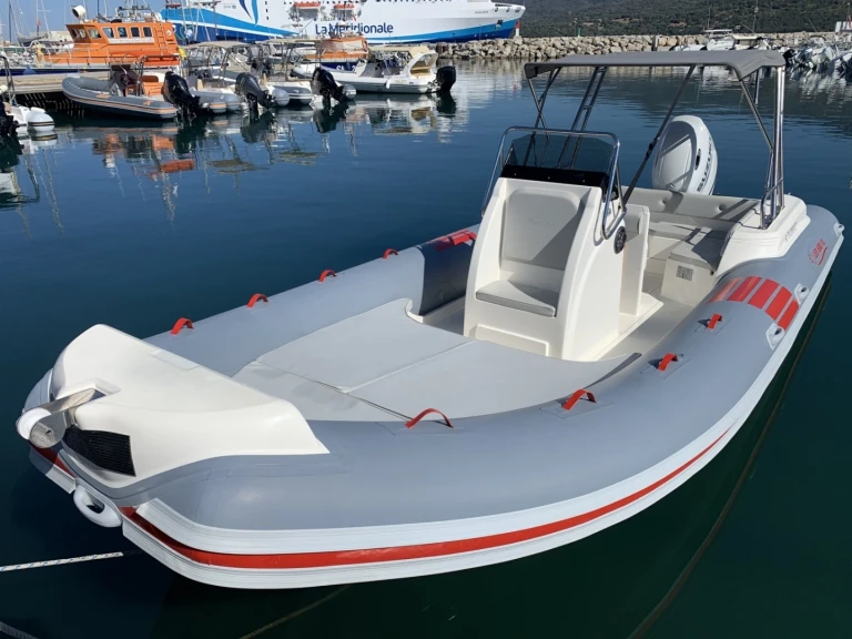 Vermietung Schlauchboot Nautica Led mit Führerschein