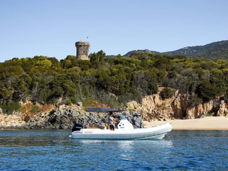 YachtCharter in Propriano - Zodiac ZODIAC MEDLINE 6.8 auf SamBoat