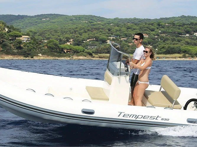 Ein Capelli Tempest 530 mieten in Porto-Vecchio
