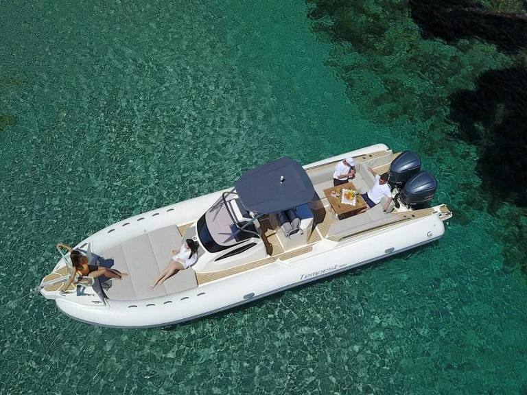 Boot mieten Porto-Vecchio günstig CAPELLI 900 TEMPEST