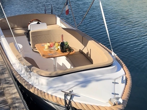 Bootsverleih SZKUTNICZY ZAKLAD KRUGER DELTA EE 485 Mandelieu-la-Napoule Samboat