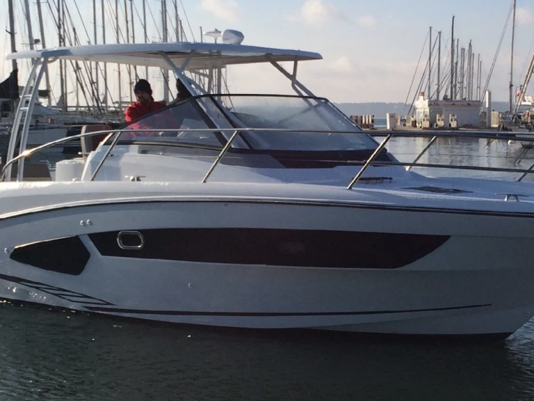 Ein Jeanneau Cap Camarat 10.5 WA mieten in Cogolin