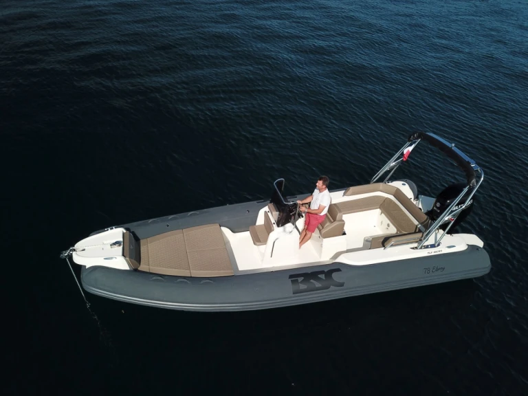 Schlauchboot mit oder ohne Skipper Bsc mieten in Cogolin