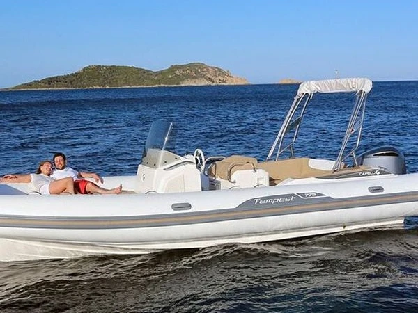 Boot mieten Saint-Florent günstig Tempest 775