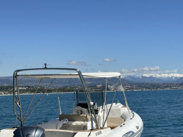 Vermietung Schlauchboot Capelli mit Führerschein