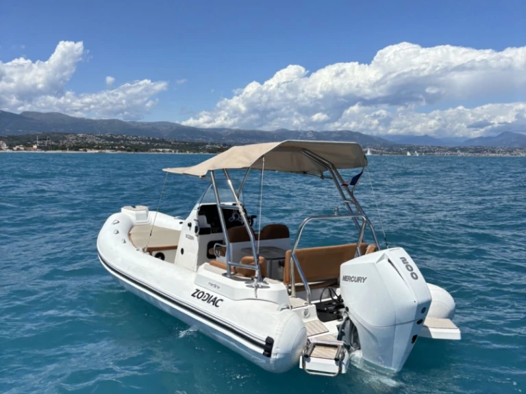 Schlauchboot mit oder ohne Skipper Zodiac mieten in Antibes
