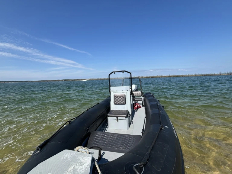 Ein Highfield Patrol 600 mieten in Arcachon