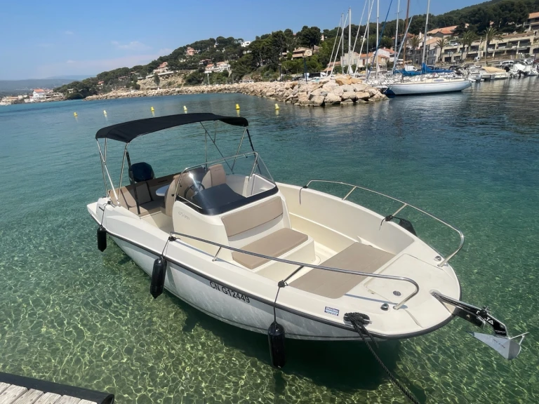Ein Quicksilver Activ 675 Open mieten in La Madrague