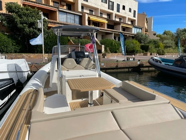 Schlauchboot mieten in Port Grimaud zum besten Preis