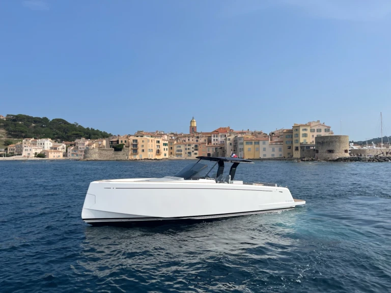 Pardo Yachts Pardo 38 mieten Port Grimaud