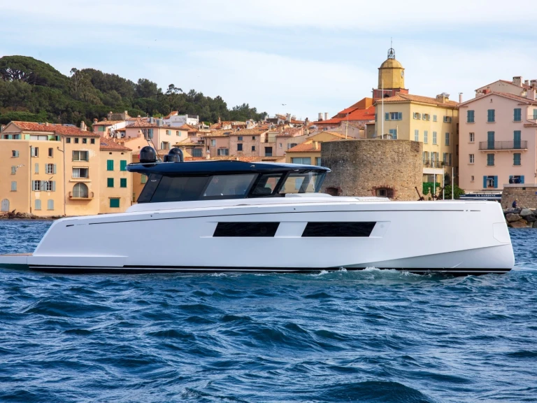 Ein Pardo Yachts PARDO 52 GT mieten in Saint-Tropez