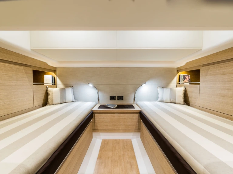 Pardo Yachts Pardo 43 mieten Port Grimaud