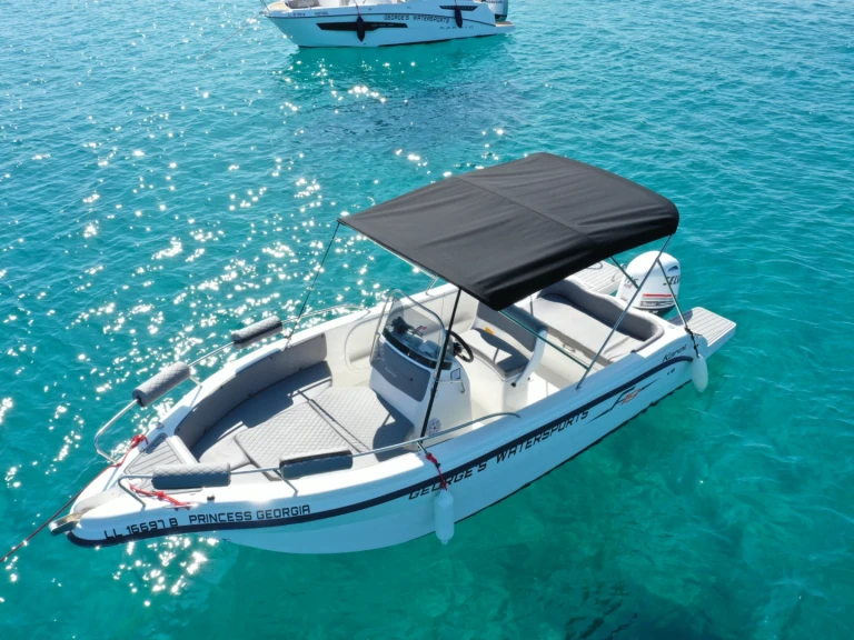 Ein Karel F 19 mieten in Latchi