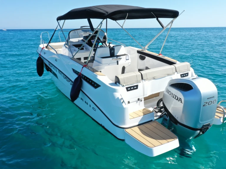 Vermietung Motorboot Karnic mit Führerschein