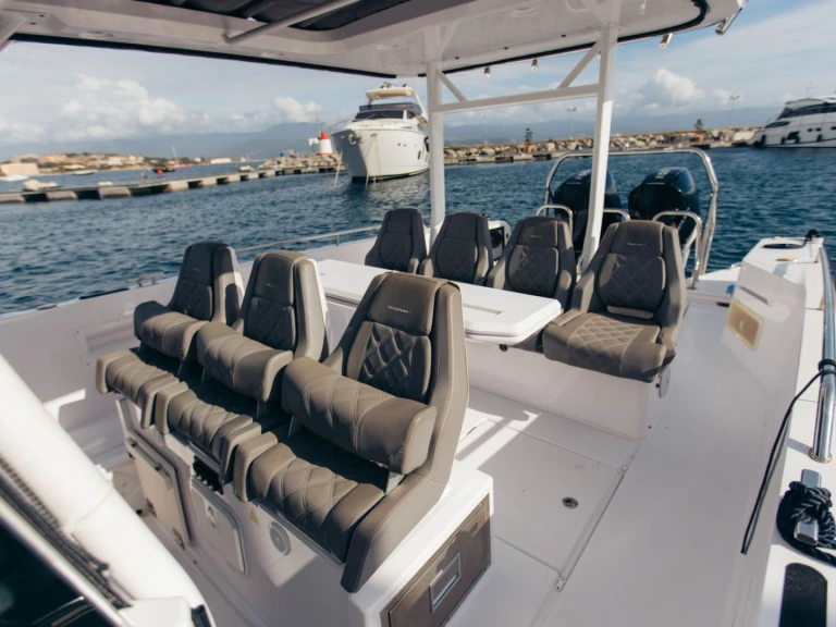 Motorboot mit oder ohne Skipper Axopar mieten in Ajaccio