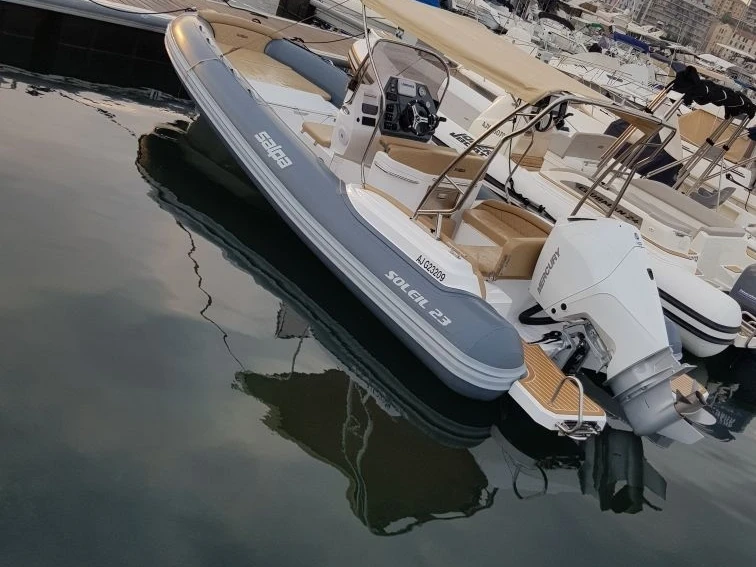 Schlauchboot mit oder ohne Skipper Salpa mieten in Ajaccio