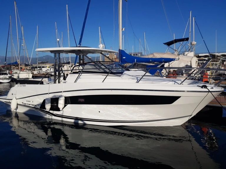 Ein Jeanneau Cap Camarat 10.5 WA série 2 mieten in Ajaccio