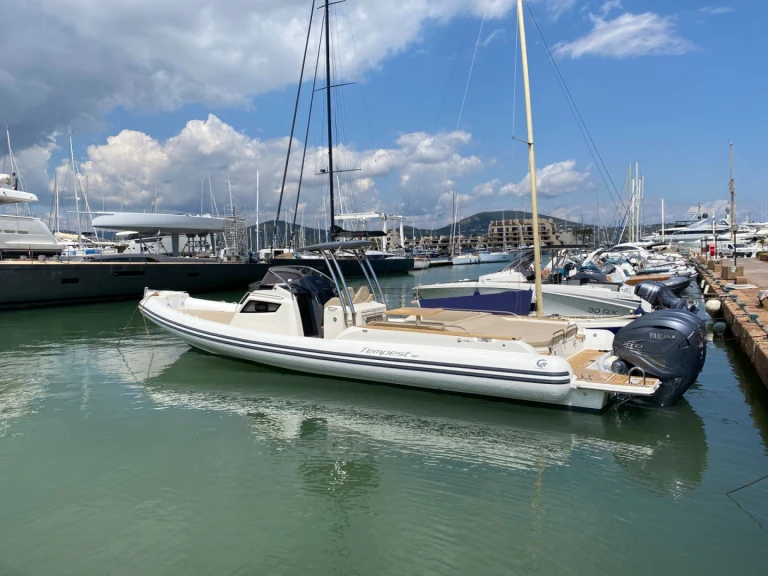 YachtCharter in Cogolin - Capelli Tempest 40 auf SamBoat