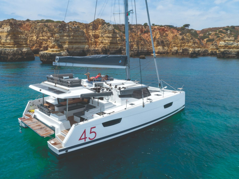Katamaran mit oder ohne Skipper Fountaine Pajot mieten in Ajaccio