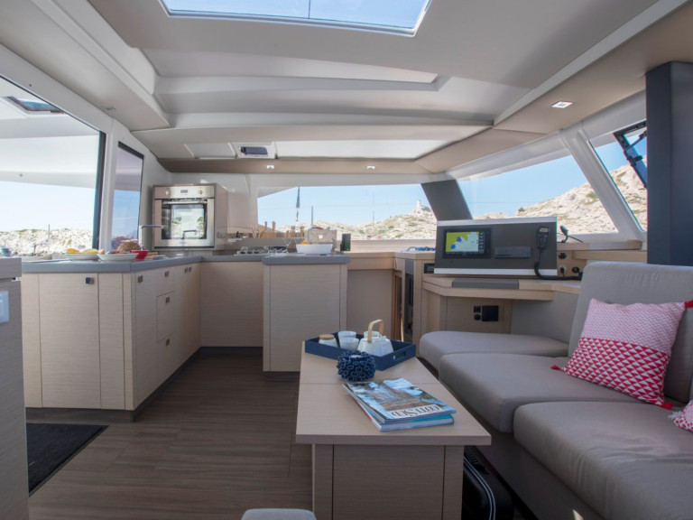 Fountaine Pajot Astrea 42 mieten Ajaccio