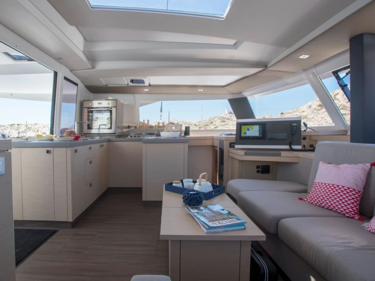 Fountaine Pajot Astrea 42 mieten Ajaccio