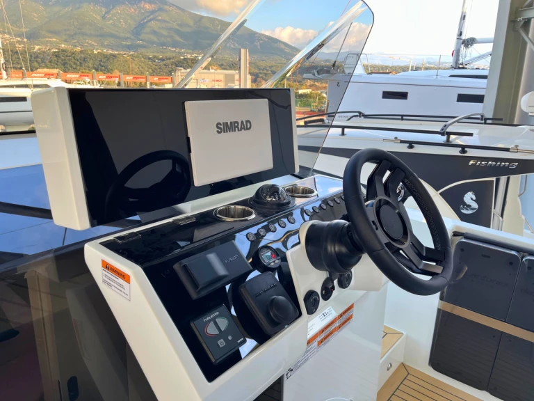 Motorboot mit oder ohne Skipper DE ANTONIO Yachts mieten in Ajaccio