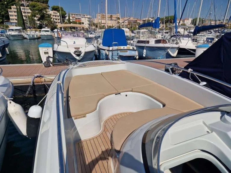 Ein Clear Libra open 7.5 mieten in Saint-Raphaël
