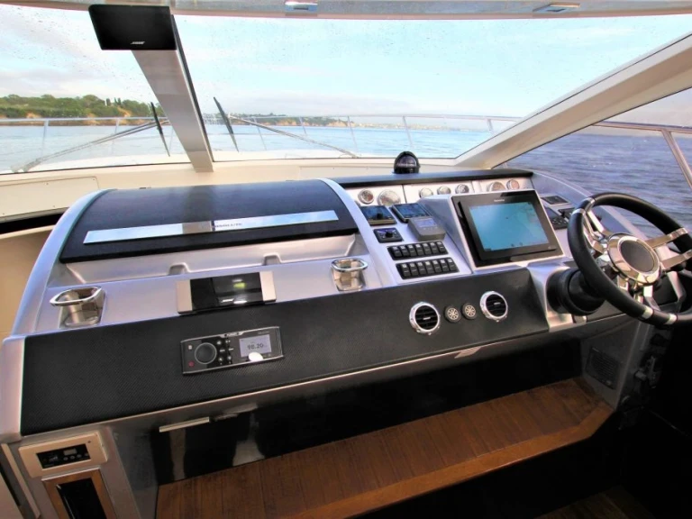 Yacht mieten in Saint-Raphaël zum besten Preis
