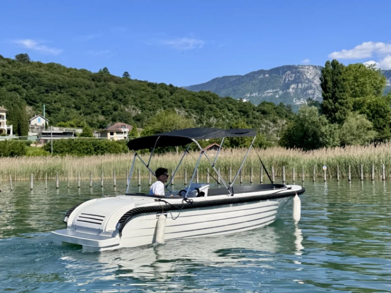 Motorboot mieten in Aix-les-Bains zum besten Preis