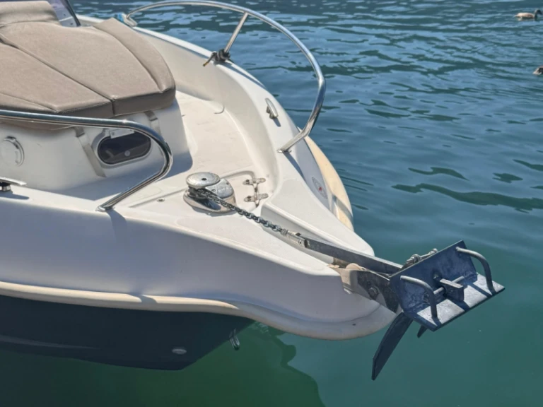 Motorboot mieten in Aix-les-Bains zum besten Preis