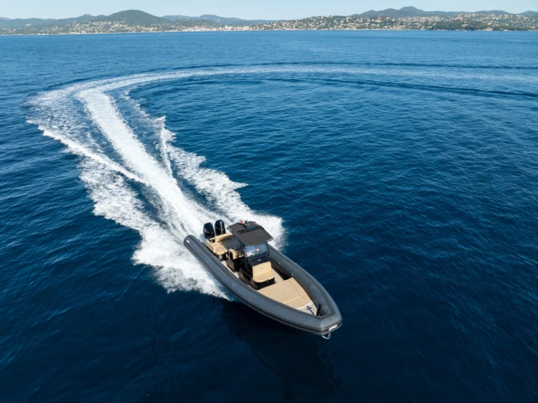 Ein Sea Water 300 PHANTOM mieten in Cogolin