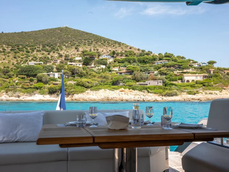 Bootsverleih Sunseeker PREDATOR 65 Saint-Tropez Samboat