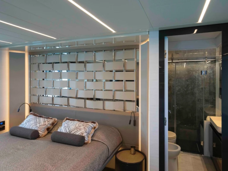 Boot mieten Saint-Tropez günstig PERSHING 70